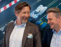 Freunde, schon ewig: Helmut Eggert, Geschäftsleiter von Porsche in Österreich, und Andreas Stadlbauer, der Macher von Carrera und Slotcar-Fan von klein auf.