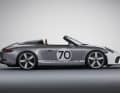 Design im Detail: Die Fly-Line des 911 Speedster Concept verläuft durch den verkürzten Rahmen der Windschutzscheibe und die Hutzen im Heck deutlich niedriger als beim beim 911 Cabriolet und 911 Targa.