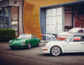 Stilikonen: Der Porsche 964 als letzter Vertreter der reinen 911-Lehre, Dirk Sadlowskis grüner PS-Automobile-Backdate, der mit moderner Technik die frühen Jahre zitiert, und die Mooney mit langer Schnauze und keck nach vorn geneigtem Seitenleitwerk.