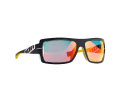 ION Zeiss | www.ion-products.de | 174.95 euros. ION relies on Zeiss lenses for the best eye protection. Sun, reflections, lateral incidence of light - extreme lighting conditions often prevail on the SUP board. This includes a safety strap with a float.