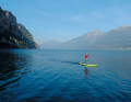  In endlosen Weiten (Limone, Gardasee) wirken „Expeditions-Tourer” wie dafür erschaffen.