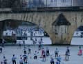 While the city is only slowly waking up, we have already completed the first five kilometres. Only once a year - for two hours - can you paddle on the Seine.