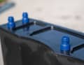 Thanks to the four large knurled screws, installation is quick and tool-free.
