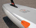 The sharp, all-round edge at the rear ensures clean water release during fast sprints.