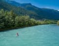 The Drau usually flows calmly and serenely here. This time, heavy rainfall and late snowmelt create waves and plenty of speed over the first few kilometres.