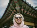 Als Jugendlicher hat der Pole Maciek Rutkowski schon viel Erfolg gehabt und wurde in seiner Heimat gefeiert. Der Weg in den Worldcup stellte sich aber als steinig heraus. Heute gehört der 28-Jährige zur Slalom-Weltspitze. Worldcup-Moderator Ben Proffitt spricht mit ihm über Party-Lifestyle, Arroganz, Olympia und harte Fights an der Tonne.