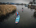 Als passionierter Paddler – und Wintersportler – kennt Flo Brunner für sich keine Schonzeiten. Bei der Entwicklung der nötigen Bekleidung mischt er persönlich mit.