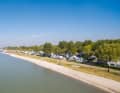 Campen kann man in Podersdorf und am Zicksee direkt am Spot.