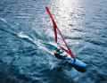 At eight to ten degrees, the testers were able to warm up quickly on Lake Garda at 45 to 60 kilometres per hour.