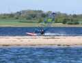 You can also have fun in light winds without a foil - but only with the right technique.