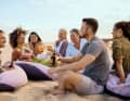 Perfektes Ambiente: Der Sundowner am Strand wird auf den Kapverden zelebriert.