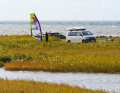 Vom Parkplatz am Spot hat man die Wahl: Flachwasser in der Lagune oder Ostseewelle auf der Westseite der Landzunge.