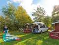 Der gemütliche Campingplatz Albuen Strand ist ein gutes Basislager.