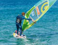 Here, however, the sail collapses after the back hand is released...
