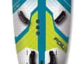 Bei einem Foil-Freerideboard sitzen die Schlaufen weiter außen, das Heck ist breiter als bei Foilstyle-Boards oder Windsurfboards mit Foiloption