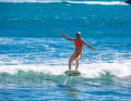 „Prone Foilen“ sagen die Amis zum Foil-Wellenreiten. „Damit kannst du Wellen reiten und einen irren Spaß haben  in Murks-Bedingungen, in denen sonst gar nix geht!“, sagt Shawna 
