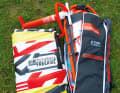 ...die Riggs in einem Rucksack verstaut (3). Möglich machen dies mehrteilige Masten und Gabelbäume. 