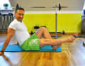 and slowly extend your foot again, giving way. Do three series with as many repetitions as possible.