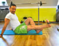 Pull the tip of the foot as far as possible against the resistance of an elastic band...