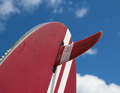 Very short fins that support sliding; 16-21cm is normal. For comparison: freeride boards in the same volume range are fitted with fins that are on average ten centimetres longer.