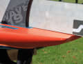der JP Magic Wave sind auf der Mittellinie nahezu gerade, erst im Kantenbereich findet sich das für Waveboards typische, runde Unterwasserschiff