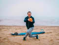 But to increase this, pass a small weight (up to a maximum of 3 kg) from one hand to the other with outstretched arms ...