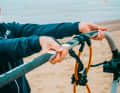 Here you can see again in detail how your wrists tilt completely downwards.