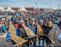 Siegerehrung vor großer Kulisse auf Sylt (rechts). Der deutsche Worldcup ist die mit Abstand größte Veranstaltung der PWA World Tour.