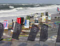 2019: Nachts tobt eine Sturmflut, tags darauf steht der komplette Strand noch immer unter Wasser. Die Waver ziehen ihr Material aus dem Sand und starten auf der tobenenden Nordsee frühmorgens ihre Heats.