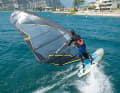 Auf der Geraden sind alle Boards erfreulich einfach zu surfen, in der Halse erfordern vor allem die besonders breiten Hecks ordentlich Fußdruck.