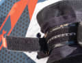Loops with numbering have become almost standard. Simply adjust one strap on the foot, the others can then be quickly adjusted according to the number. Can be found at I-99, JP-Australia, Severne and Starboard