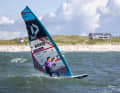 Vincent Langer dominierte auch den Finnen-Slalom beim Windsurf Cup auf Sylt