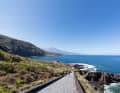 Teneriffa vereint alles, was ein modernes Surfziel ausmacht: gute Bedingungen, vielfältige Spots, internationale Events und beeindruckende Natur
