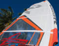 Das Sailloft Curve ist als Freewavesegel konzipiert und standesgemäß ausgestattet – der gesamte Topbereich besteht aus XPly.