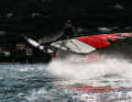 Früh am morgen und schon vor dem offiziellen Launch konnte Tester Nicholas mit dem FW 95 im surf-Test abheben.