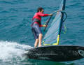 The magic of the three fins. Not only do tight turns become more radical, the controllability of the board also improves.