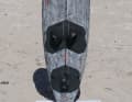 The front straps can be mounted far into the centre of the board.