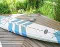 Das Board ist sportlich gestreckt, das Design elegant.