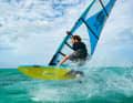 Freemoveboards wie der Fanatic Freewave sind ideal für Bump & Jump, Manöverspaß und große Sprünge:  vom Gardasee bis Hindeloopen oder Heiligenhafen.