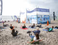 Neben dem Beachcamp gibt es auch wieder morgendliche Yoga-Sessions mit Sascha Lange