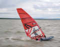 With a little surfing finesse, the Jag flies directly but freely over the otherwise rough Lake Neusiedl.