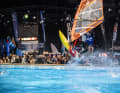 Beim "FPT Tow In Indoor Freestyle World Cup – boot Düsseldorf 2025" haben Windsurf Freestyle Rider auf dem XXL Pool in Halle 17 ihr Können gezeigt und das Publikum mit coolen Moves und Sprüngen beeindruckt.
