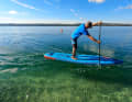 Despite its slim profile, it bends only slightly when carrying a paddler weighing 81 kilos.