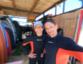 There’s still water on the GoPro’s lens, but the atmosphere is great. Wingfoil beginners Madeleine and Laurin. Lesson learnt on day 1: without a wetsuit, your knees start to ache quickly – it’s much better with one.