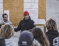 Das Skippers Meeting fand wieder im Morgengrauen statt