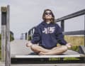 Neben Hoodies mit dem klassischen HiFly-Logo...