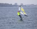 Leite den Upwind-360 durch Belastung der Hacken ein...