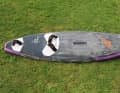Das Board geht mit unverändertem Shape aber neuer S-Tec-Bauweise ins Rennen