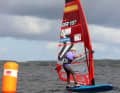 ...in front of iQFoiler Jonne Heimann