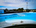 In the point break session, the wave runs through the entire pool.
